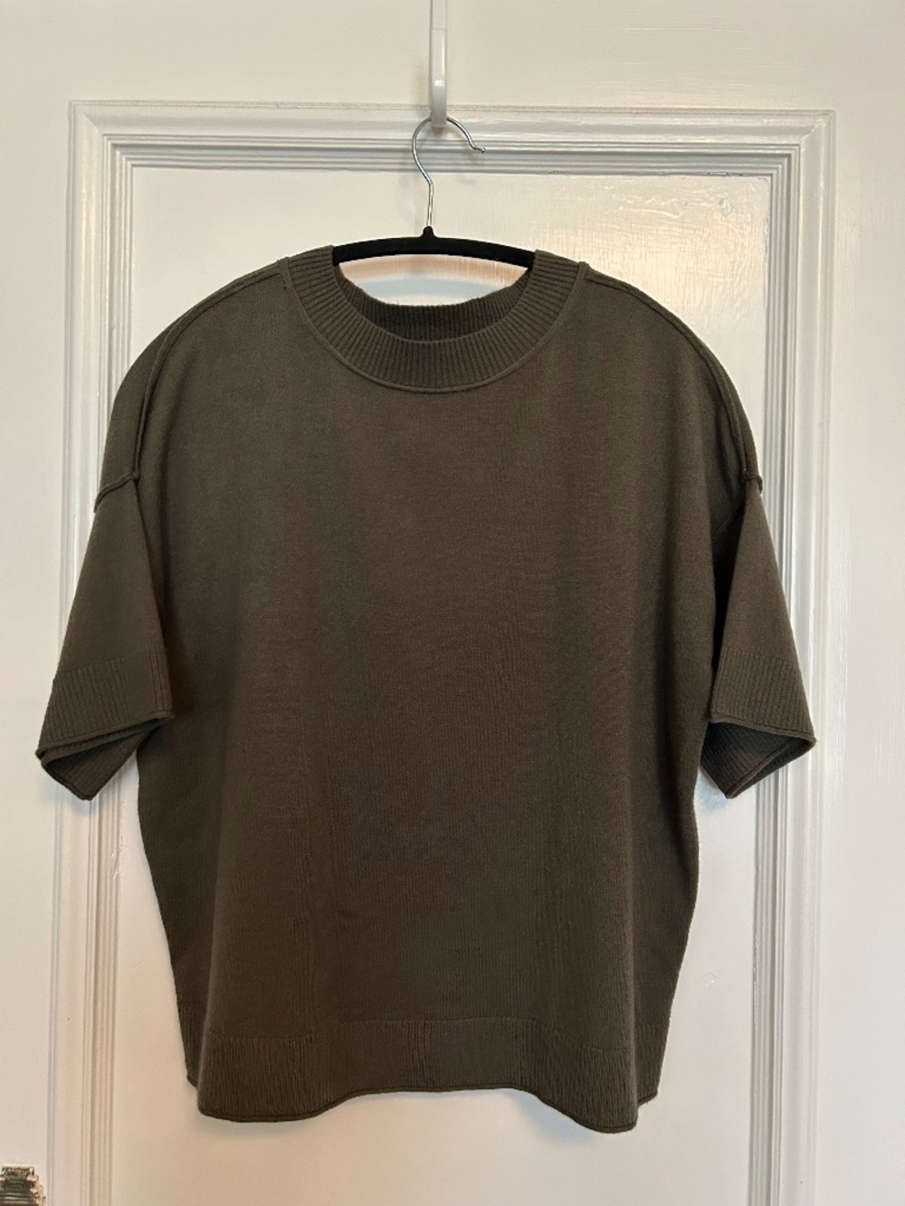 Cyrus Olive Green Short Sleeved Boxy Sweater Size XS